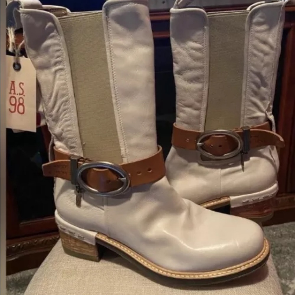 AS98 boot Nayden